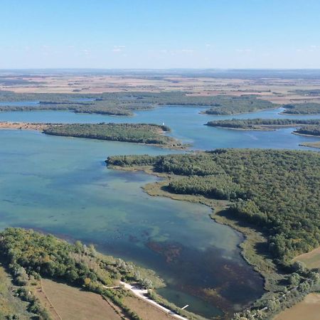 Chambre Tout Equipee Lägenhet Lacroix-sur-Meuse Exteriör bild