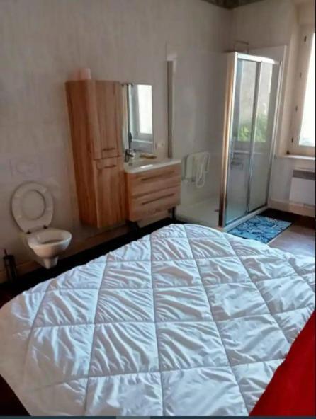 Chambre Tout Equipee Lägenhet Lacroix-sur-Meuse Exteriör bild